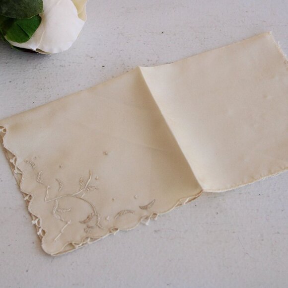 Vintage Ivory Handkerchief, Embroidered Rayon Hankie Pocket Square - Picture 4 of 10